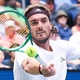 Tsitsipas surpreende Fils e anota sua maior vit&oacute;ria em Slam em 4 anos