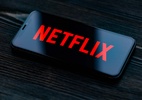 Netflix agora permite desconectar de dispositivos indesejados - Logo da Netflix no iPhone