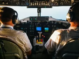 Jornada de 14 horas para pilotos afetará segurança dos voos, diz sindicato