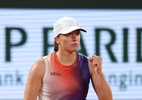 Iga Swiatek sofre, mas bate Naomi Osaka e avança pelo Roland Garros - Getty Images