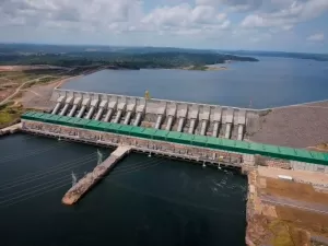 Seca grave chega a rio com uma das maiores hidrelétricas do Brasil