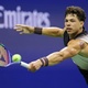 Shelton vence em quatro sets na estreia, Tien tamb&eacute;m avan&ccedil;a