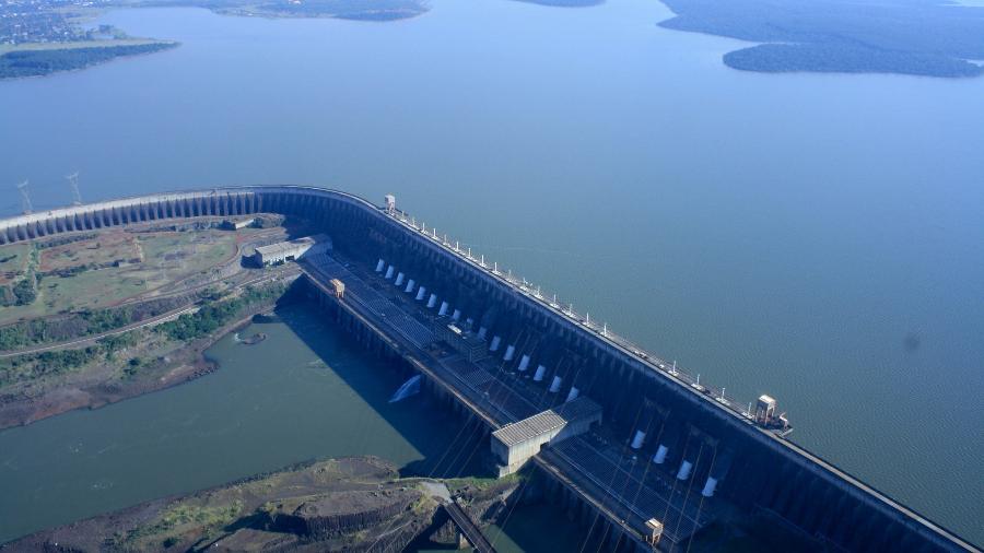 Foto de arquivo da Usina Hidrelétrica de Itaipu, na fronteira entre o Brasil e o Paraguai;  barragem da usina registrou sua menor produção desde que a hidrelétrica começou a operar a plena capacidade em 2005 -  International Hydropower Association