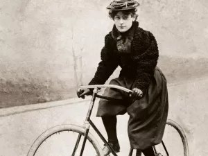 Mulheres e bicicletas: história de liberdade e empoderamento