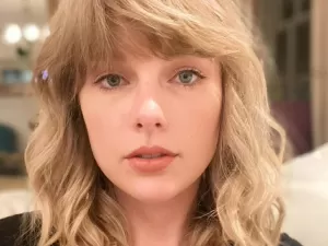 Festa trágica da Taylor Swift: Assassino de crianças sorri para a imprensa em julgamento