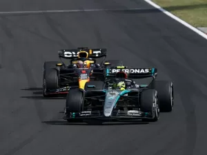 F1 - Horner: Batalha entre Verstappen e Hamilton pode reacender em 2025