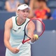 Rybakina confirma reencontro com Iga nas quartas, Anisimova elimina Noskova