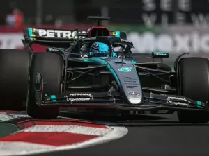 VÍDEO F1: Após liderar TL1, Russell bate no início do TL2 e interrompe sessão no México