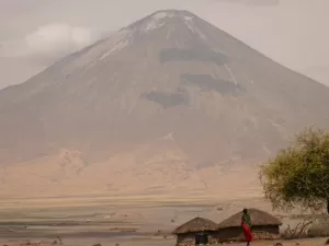 Ol Doinyo Lengai: O vulcão com lava “fria” que desafia expectativas