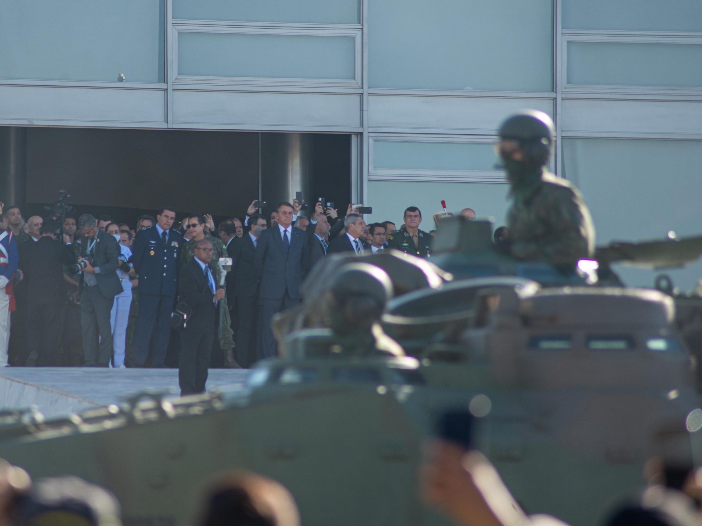Para driblar armadilhas criadas por Bolsonaro, Supremo se cala sobre parada militar