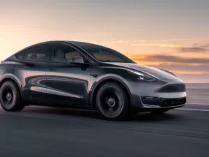Tesla Model Y é eleito o melhor carro elétrico de 2024 por revista estadunidense