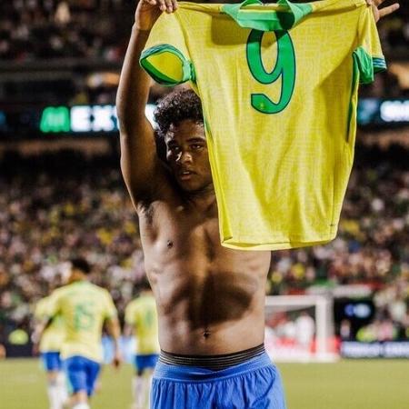 Endrick supera Pelé e se torna segundo brasileiro mais jovem a jogar na Copa América