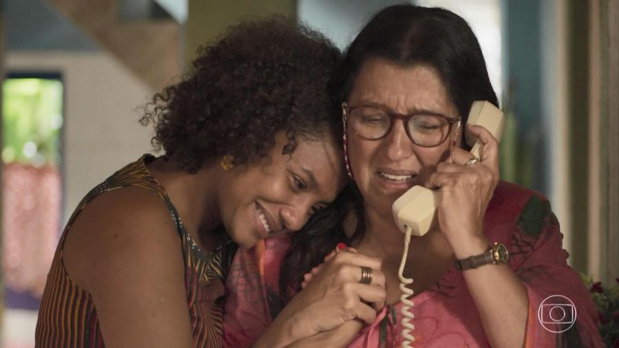 Jéssica Ellen e Regina Casé em uma cena de "Amor de Mãe"  - Divulgação/TV Globo