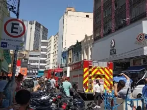 Incêndio atinge loja de eletrônicos na Galeria Pagé, no centro de São Paulo