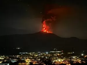 Etna: vulcão mais ativo da Europa volta a entrar em erupção