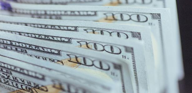 Com abertura de Hormuz e petróleo a US$ 86, dólar cai a R$ 4,96; Bolsa cede