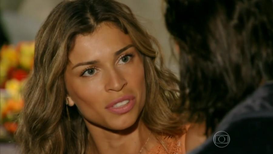 Ester (Grazi Massafera) e Alberto (Igor Rickli) em Flor do Caribe (Reprodução/TV Globo). - Reprodução / Internet