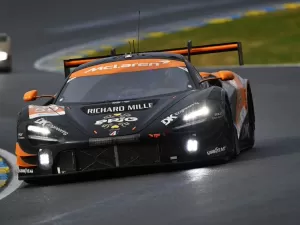 Apesar de abandono, Nicolas Costa lidera em Le Mans e sai satisfeito