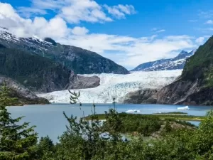 Aglomerado com mil geleiras no Alasca está em risco, diz estudo