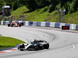 F1: Russell herda vitória na Áustria após completo caos entre Verstappen e Norris