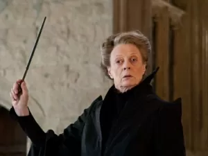 Maggie Smith, estrela de Harry Potter, morre aos 89 anos