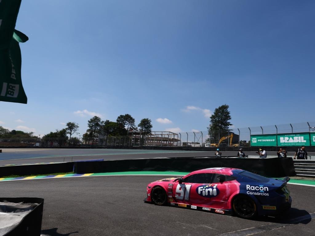 NASCAR Brasil: Em dupla com Rubens, Dudu Barrichello lidera treino classificatório da Grande Final em Interlagos - undefined