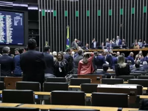 Câmara tenta novo esforço para votar PEC da Anistia