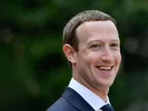 Seu próximo cantor favorito pode ser… Mark Zuckerberg!