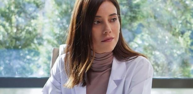 Asya (Cansu Dere) viverá momentos de terror ao ser alvo de ataque violento de paciente obcecado - undefined