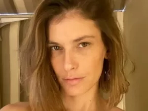 Caroline Francischini diz que foi agredida pelo irmão por ordem da mãe, expõe vídeo e revela que está há um ano sem ver a filha: “Não sei como ela está”