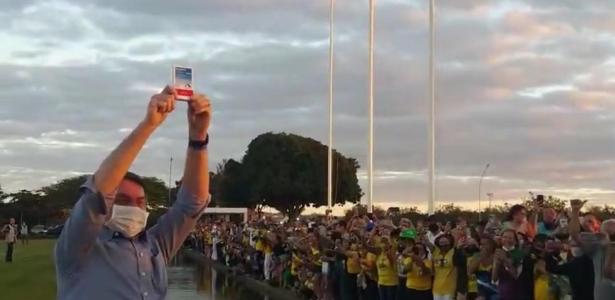 Prevent Senior e Bolsonaro usaram brasileiros como cobaias de cloroquina