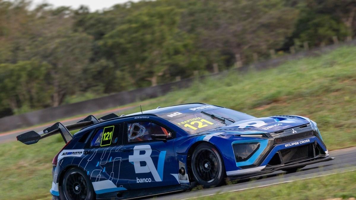 Stock Car: Felipe Baptista vence corrida principal do Velocitta marcada por acidente entre Foresti e Campos; assista