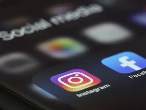Europa abre processo contra Meta para investigar riscos físicos e mentais a jovens no Facebook e Instagram