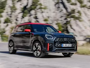 Primeiras impressões: Mini Countryman JCW 2025 é SUV de famílias aceleradas