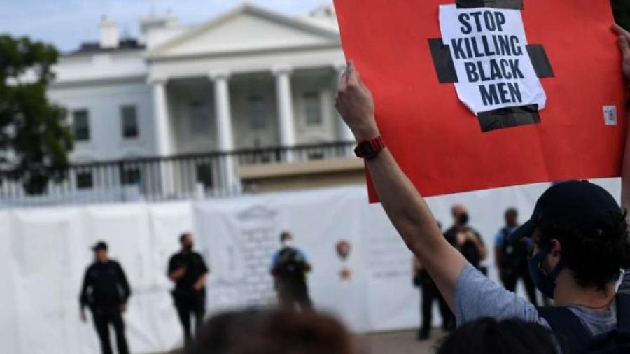Episódios de violência na Filadélfia após morte de homem negro pela polícia -                                 AFP                            