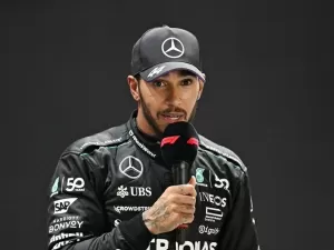 F1: Hamilton sai em defesa de Verstappen após punição da FIA por 'palavrão'