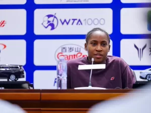 Gauff tenta explicar os 21 erros não forçados cometidos na semi