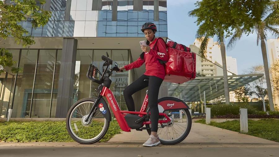 Caixa e iFood firmam parceria para crédito a entregadores