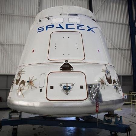 Cápsula Dragon, da Space X; empresa de Elon Musk vai estrear na bolsa americana