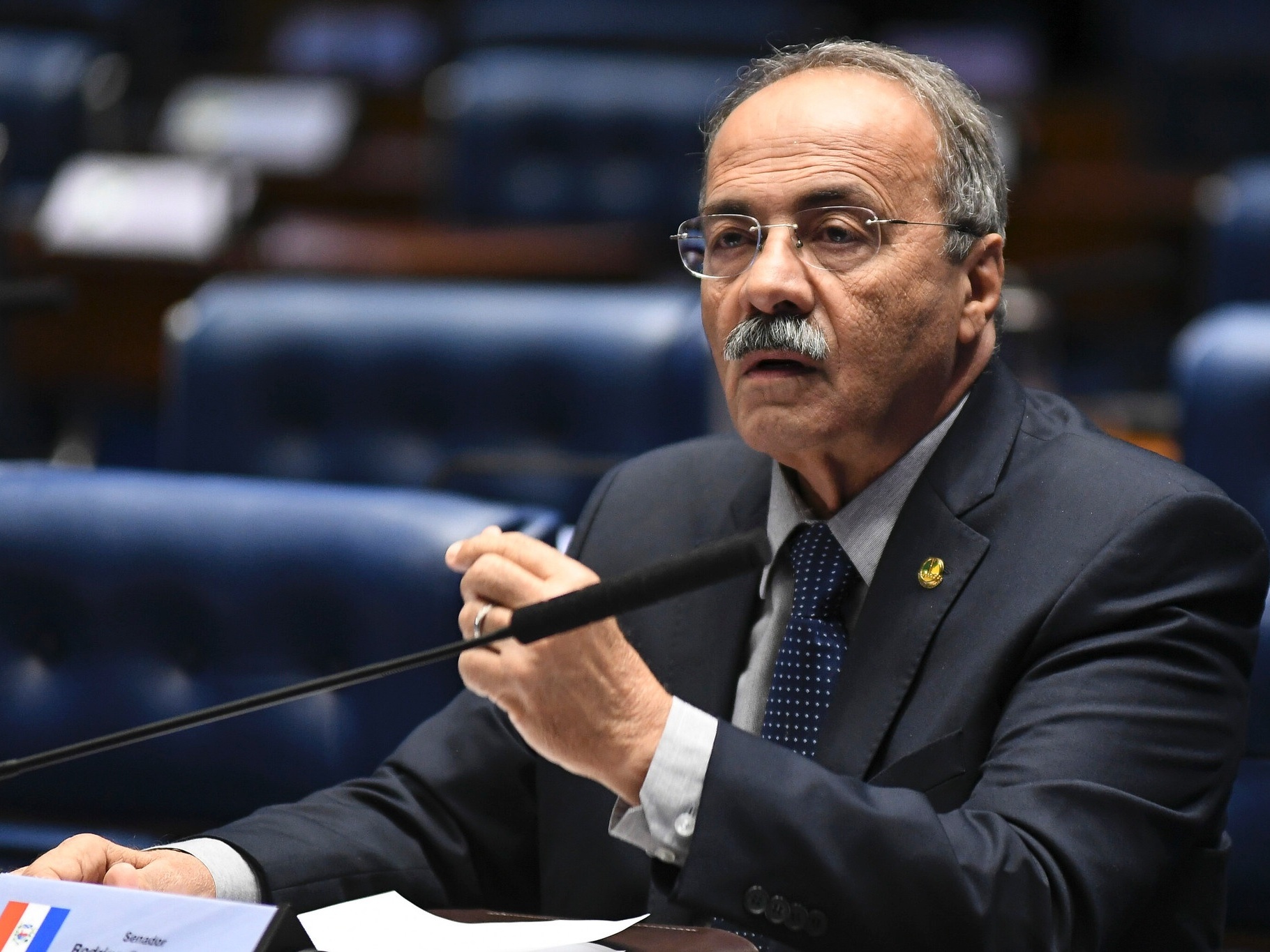 PF pede indiciamento de senador que escondeu dinheiro nas nádegas