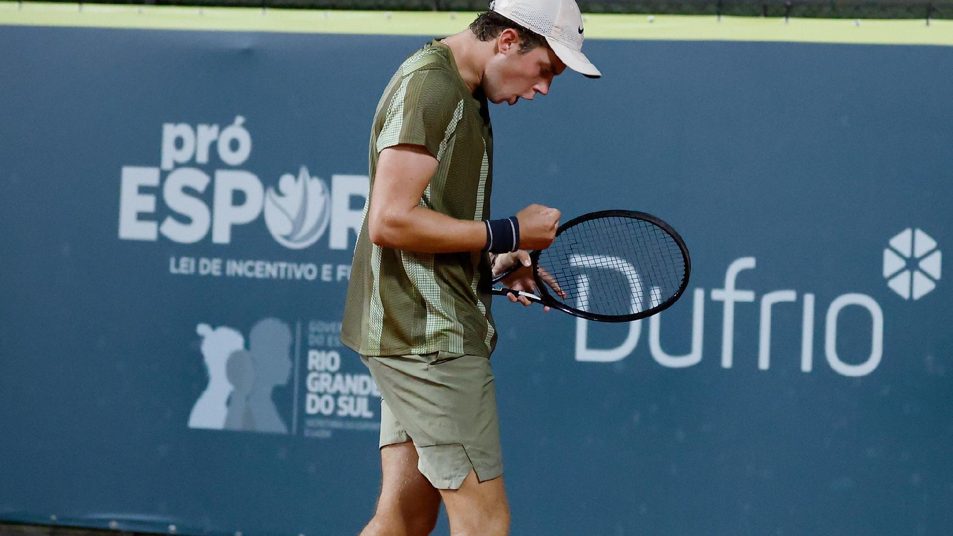 Tomas Macedo vence o cabeça 2 em Porto Alegre, Chabalgoity e Cunha duelam - undefined