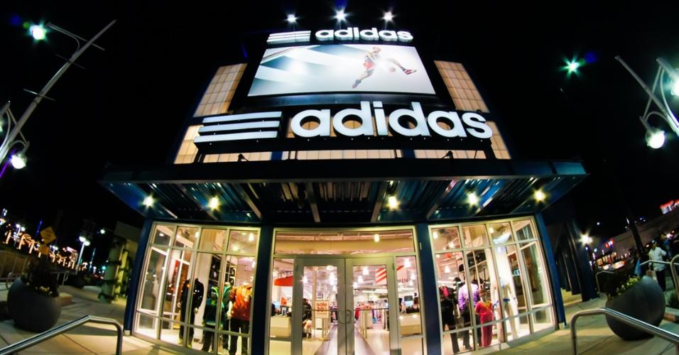 loja da adidas fachada - undefined