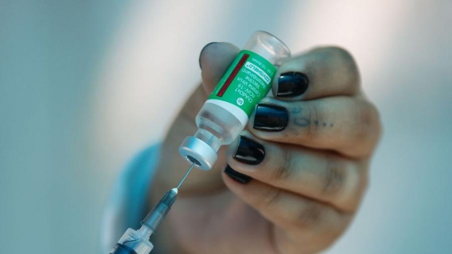 De acordo com a OMS, foram reservadas entre 1,4 milhão  e 2,4 milhões de doses da vacina da AstraZeneca contra a covid-19, que chegariam a partir do final de fevereiro                              - Tânia Rêgo/Agência Brasil                            