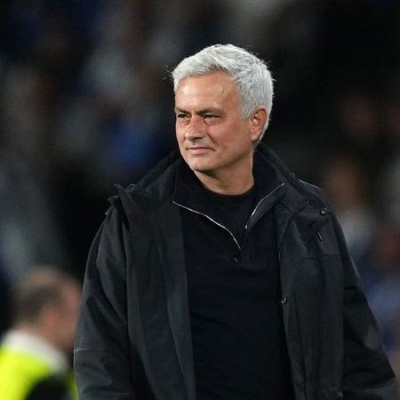 Se cuida, Ancelotti: José Mourinho está de olho na vaga de técnico da seleção