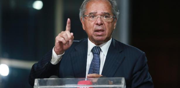Durante live | Guedes defende nova CPMF: 'Prefiro esse imposto de m...'