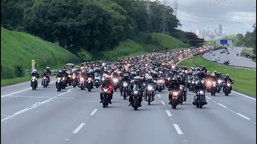 Presidente Bolsonaro participa de motociata durante o feriado prolongado -  O Antagonista 