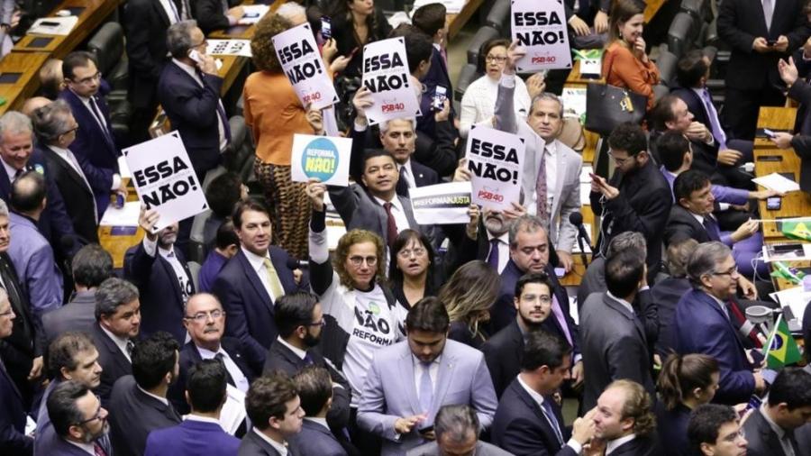 Apesar dos protestos da oposição, reforma da Previdência foi aprovada por ampla margem no plenário da Câmara. Foto:Michel Jesus/Câmara dos Deputados 