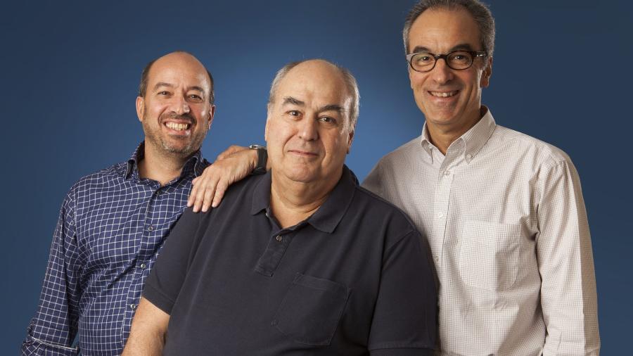 Os donos da Globo, José Roberto, Roberto Irineu e João Roberto, lideram lista da Forbes de bilionários da mídia no Brasil - (Divulgação/Globo)