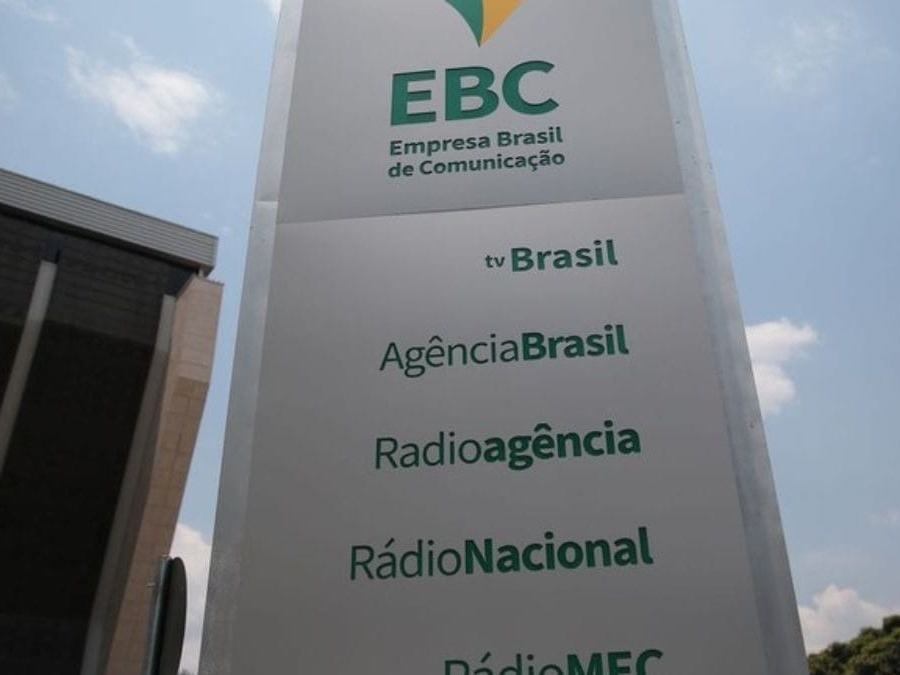 Lula exonera diretores da EBC e nomeia jornalista que denunciou assédio 