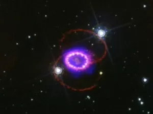 O que são supernovas e como elas afetam o espaço ao seu redor?
